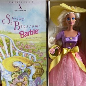 Spring Blossom BARBIE. An Avon Exclusive Special Edition new in box. 1995 Mattel
